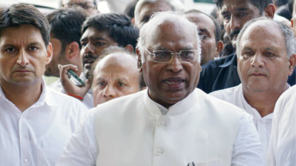 Kharge Ko Gussa Kyun Aata Hai? A Combative Cong Chief Part of Strategy to Take on BJP Ahead of 2024