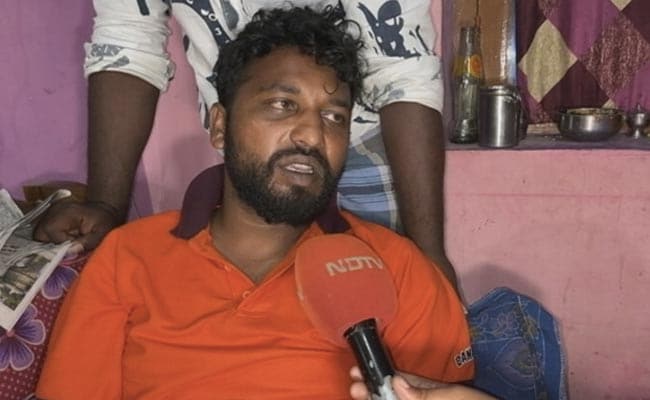 "DMK Leader Hit Father With Sword": Soldier's Brother On Mob Attack