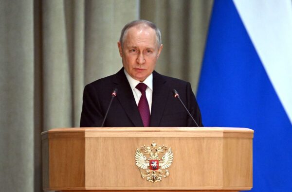 International court issues war crimes warrant for Putin