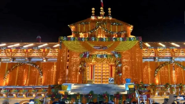 Badrinath Dham opens for darshan with Vedic chants, tunes of Army band