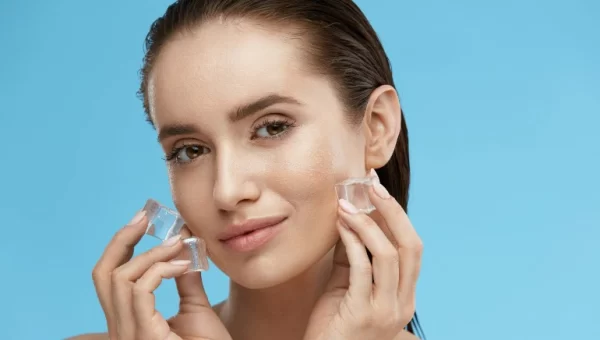 10 Incredible Beauty Benefits of Using Ice Cubes for a Youthful Glow